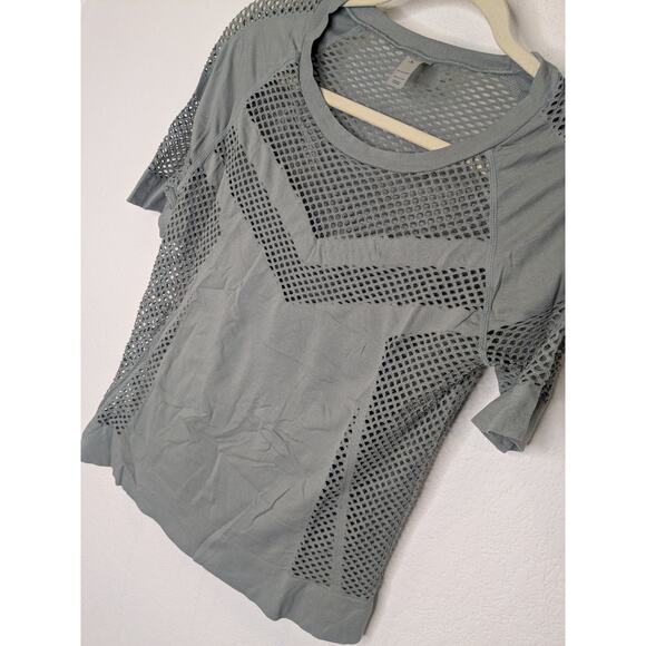Varley Kerry Green Short Sleeve Cut Out Athletic T-Shirt Top Womens Size Small - Picture 2 of 5